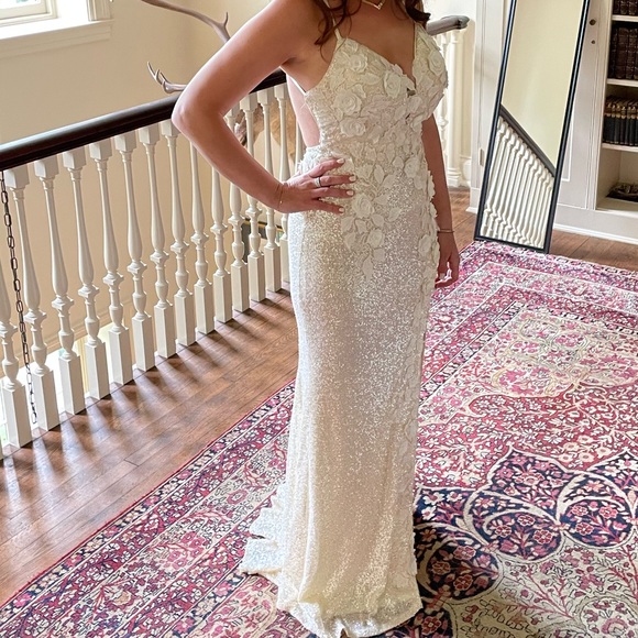 Jovani - 1012 Sequined floral Applique Gown altered worn once size 2 - Picture 1 of 3